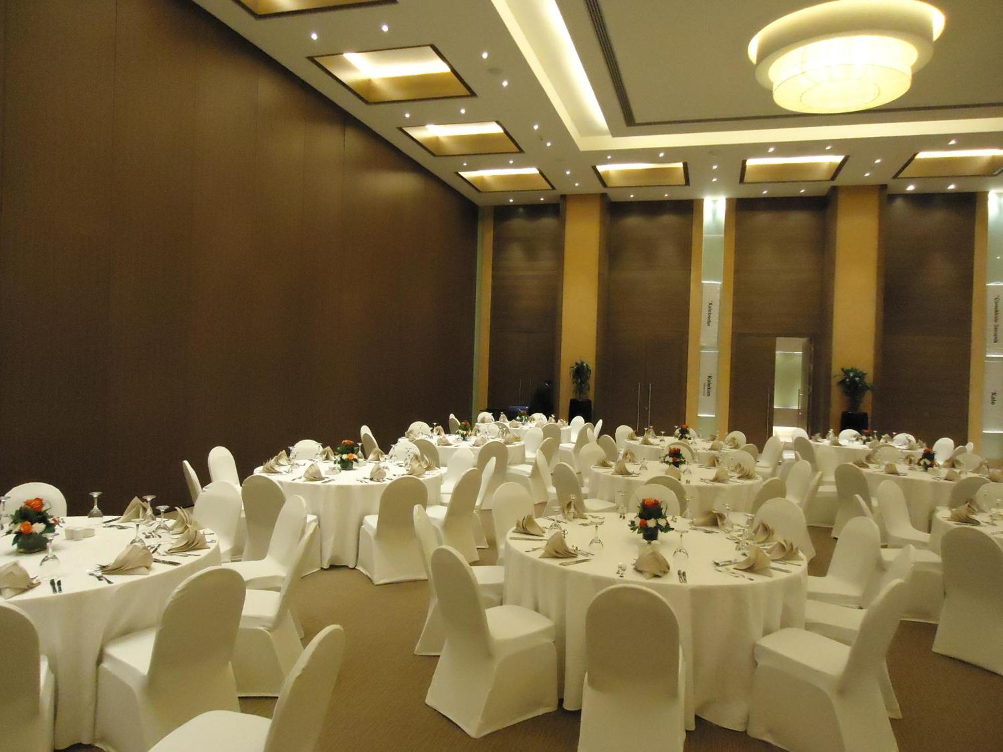 Erbil Rotana Hotel Екстериор снимка